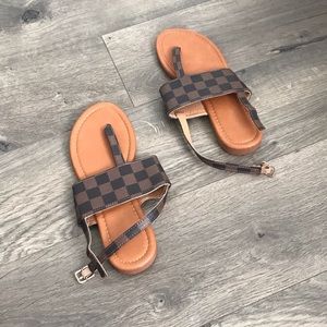good as new dark brown checkered sandals